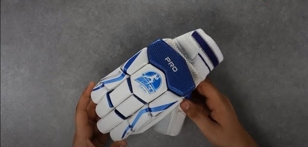 cricket wicket keeping gloves